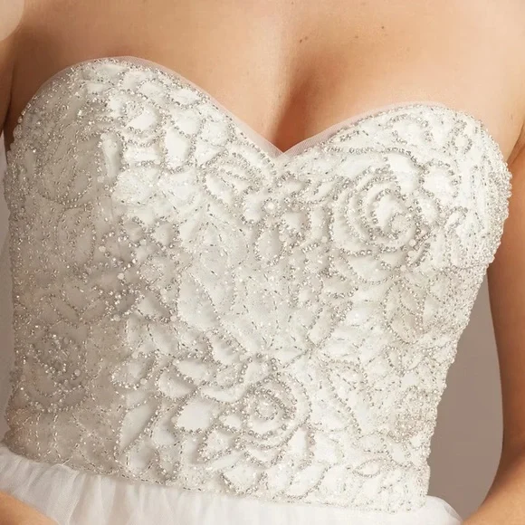 NWT - Vera Wang Strapless Crystal Floral Bodice Wedding Dress - Picture 4 of 5